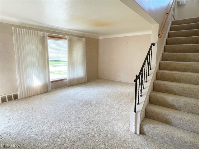 1661 Byron Drive, Mayfield Heights, OH 44124
