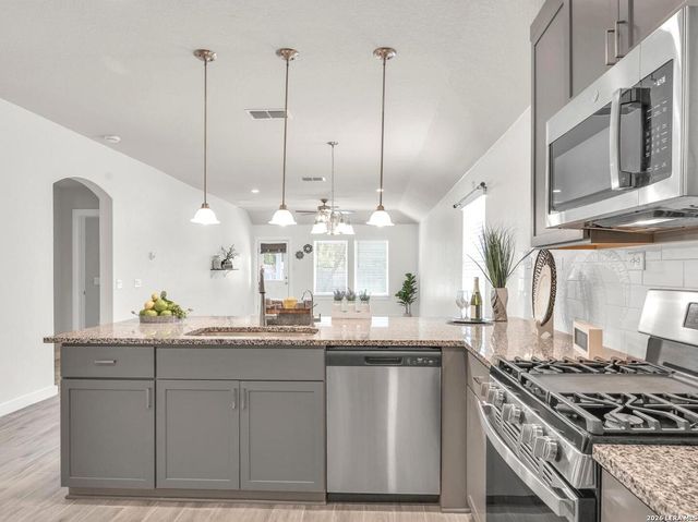 756 Fort Leonard, San Antonio, TX 78245