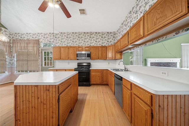 16027 Lakestone Drive, Tomball, TX 77377