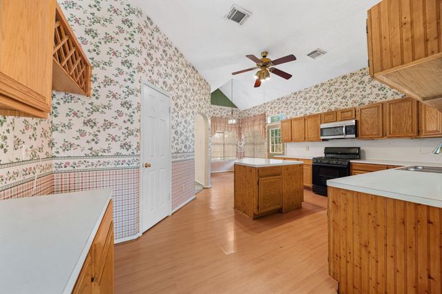 16027 Lakestone Drive, Tomball, TX 77377