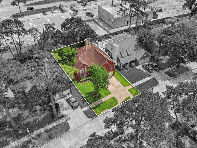 16027 Lakestone Drive, Tomball, TX 77377