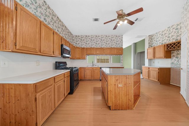 16027 Lakestone Drive, Tomball, TX 77377