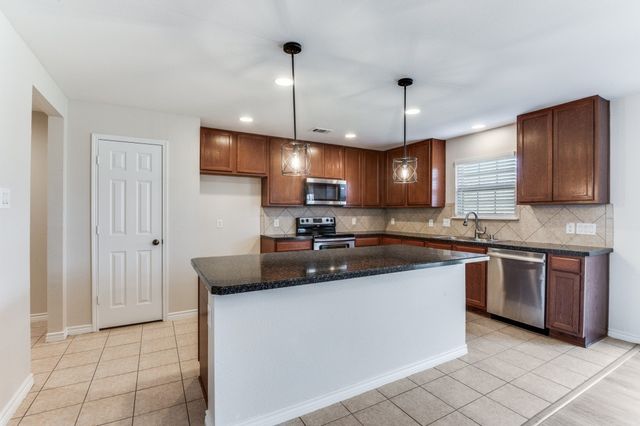 1306 Newton Drive, Cedar Hill, TX 75104