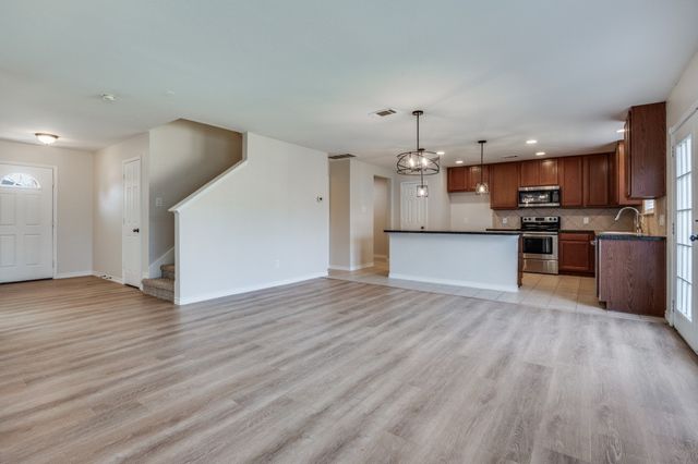 1306 Newton Drive, Cedar Hill, TX 75104