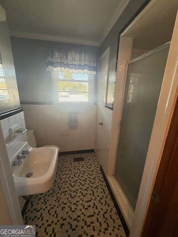 555 Jordan Lane, Swainsboro, GA 30401