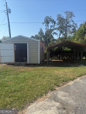 555 Jordan Lane, Swainsboro, GA 30401