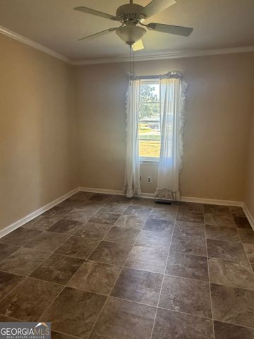 555 Jordan Lane, Swainsboro, GA 30401