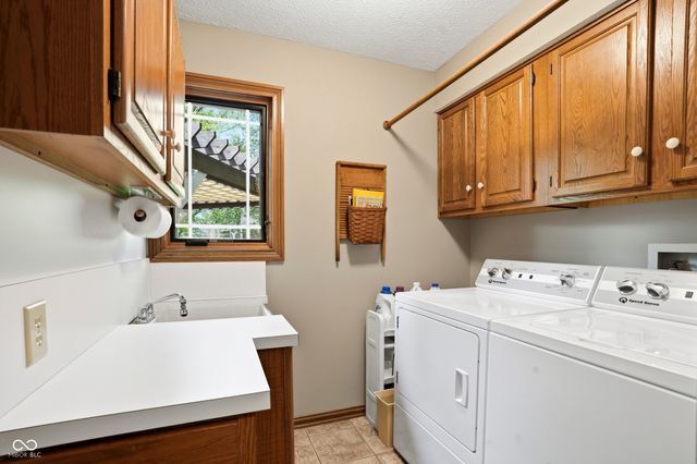 13777 Smokey Hollow Court, Carmel, IN 46032