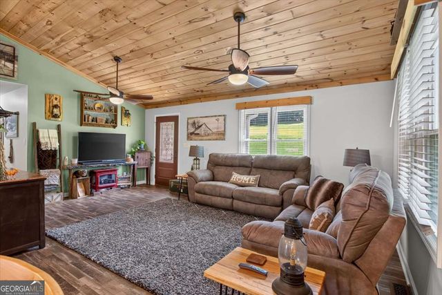 40 Cricket Walk Drive, Talking Rock, GA 30175