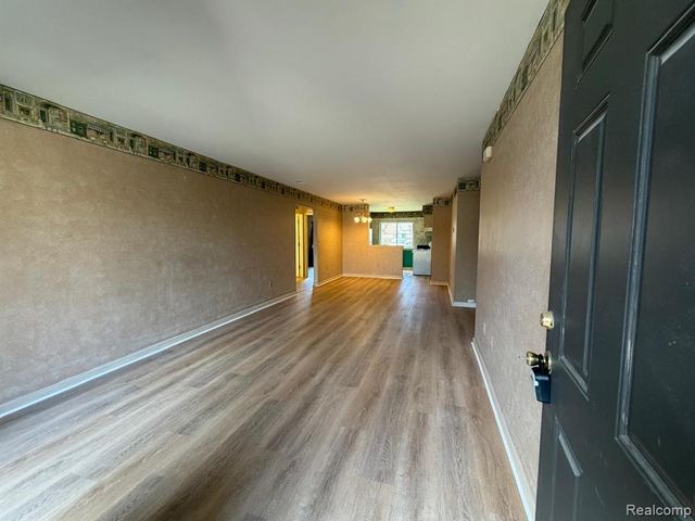 33537 Pondview Circle, Livonia, MI 48152