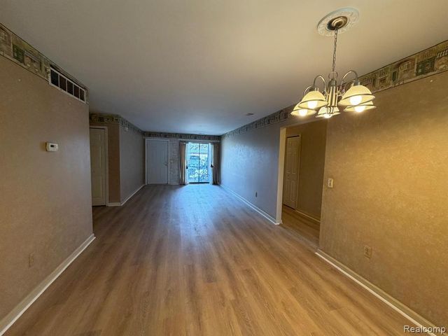 33537 Pondview Circle, Livonia, MI 48152