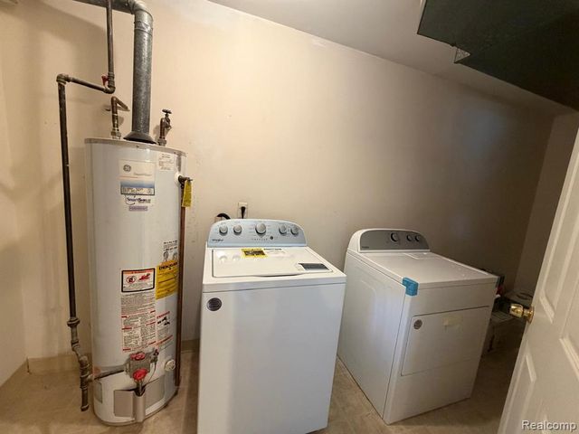 33537 Pondview Circle, Livonia, MI 48152