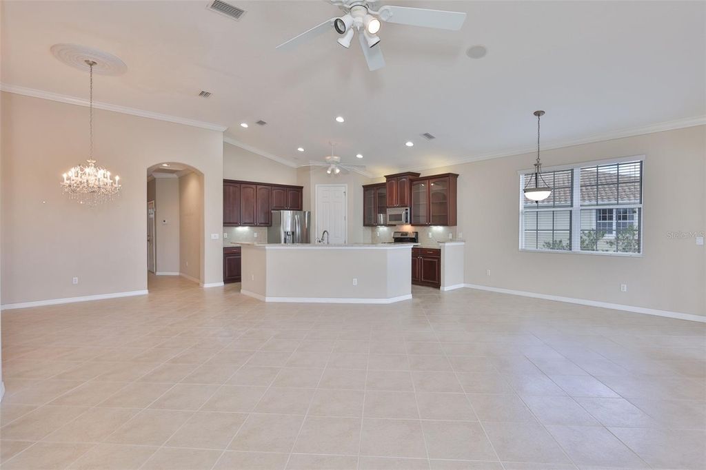 Image 12 of property listing at 1344 EMERALD DUNES DRIVE, Sun City Center, FL 33573