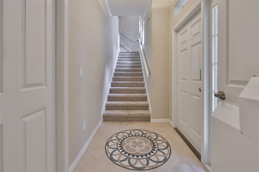 Image 4 of property listing at 1344 EMERALD DUNES DRIVE, Sun City Center, FL 33573