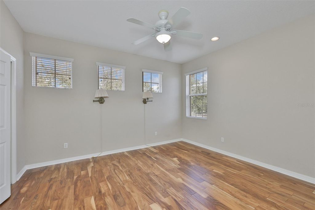 Image 31 of property listing at 1344 EMERALD DUNES DRIVE, Sun City Center, FL 33573