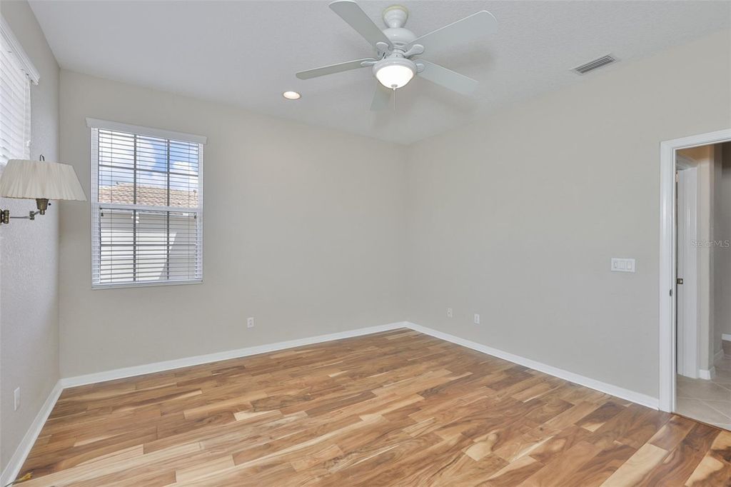 Image 32 of property listing at 1344 EMERALD DUNES DRIVE, Sun City Center, FL 33573