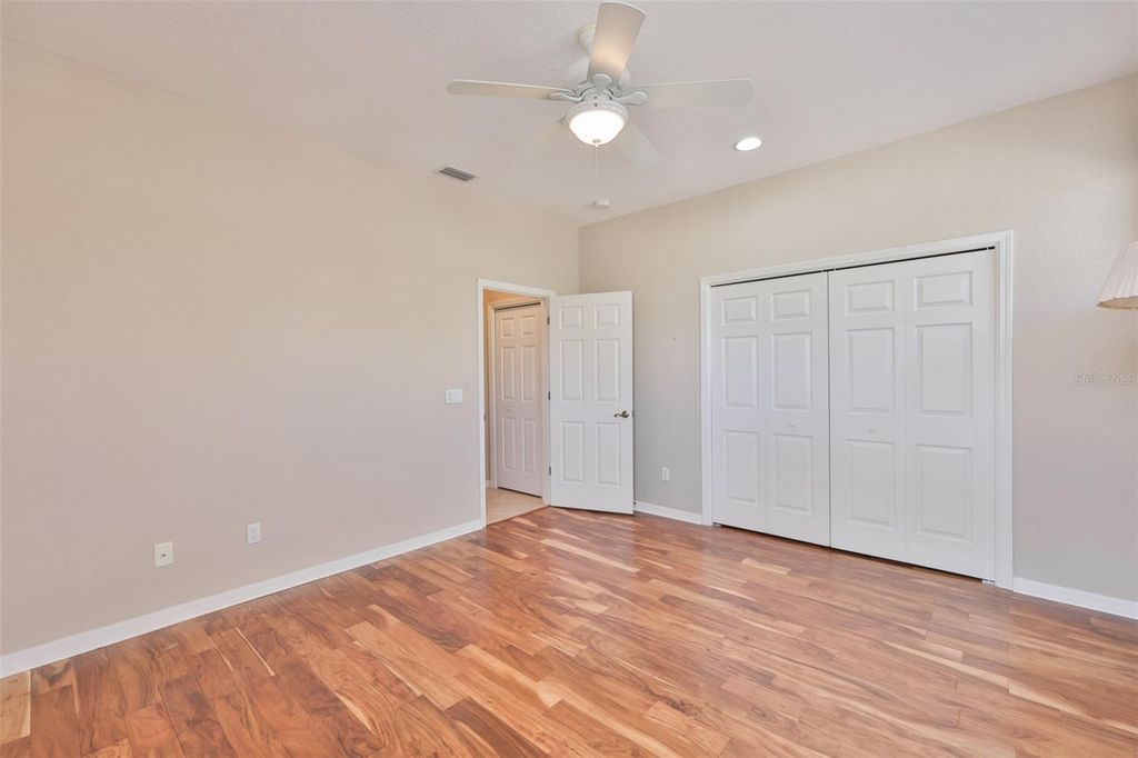 Image 33 of property listing at 1344 EMERALD DUNES DRIVE, Sun City Center, FL 33573