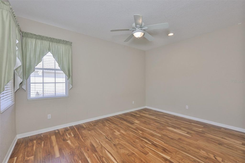 Image 37 of property listing at 1344 EMERALD DUNES DRIVE, Sun City Center, FL 33573