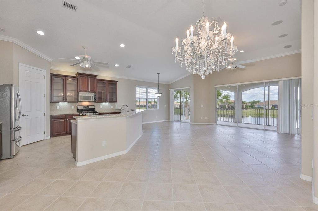 Image 8 of property listing at 1344 EMERALD DUNES DRIVE, Sun City Center, FL 33573