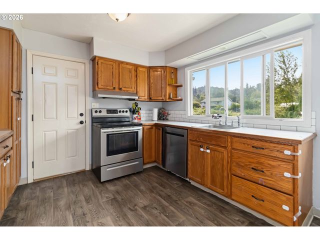 109 MERRITT Dr, Longview, WA 98632