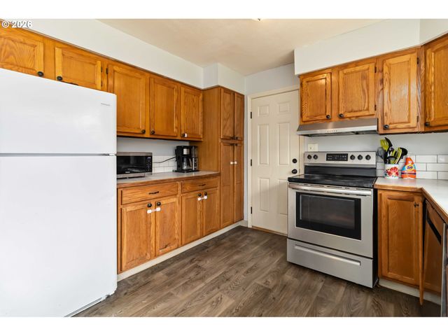 109 MERRITT Dr, Longview, WA 98632