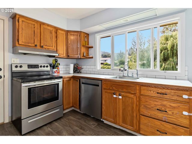 109 MERRITT Dr, Longview, WA 98632