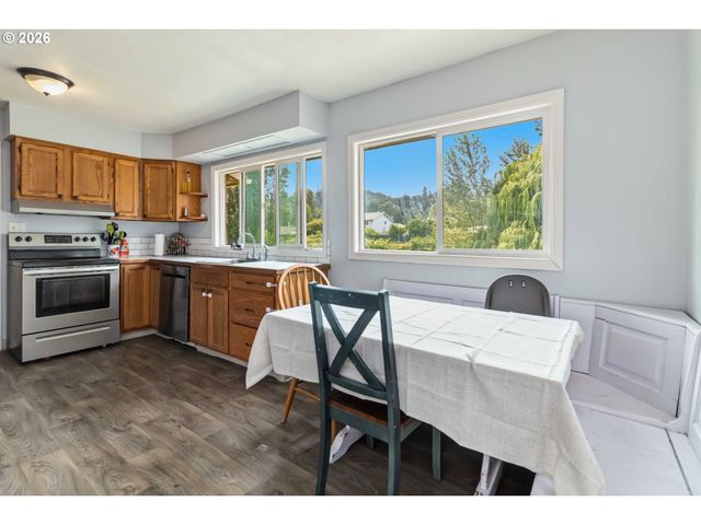109 MERRITT Dr, Longview, WA 98632