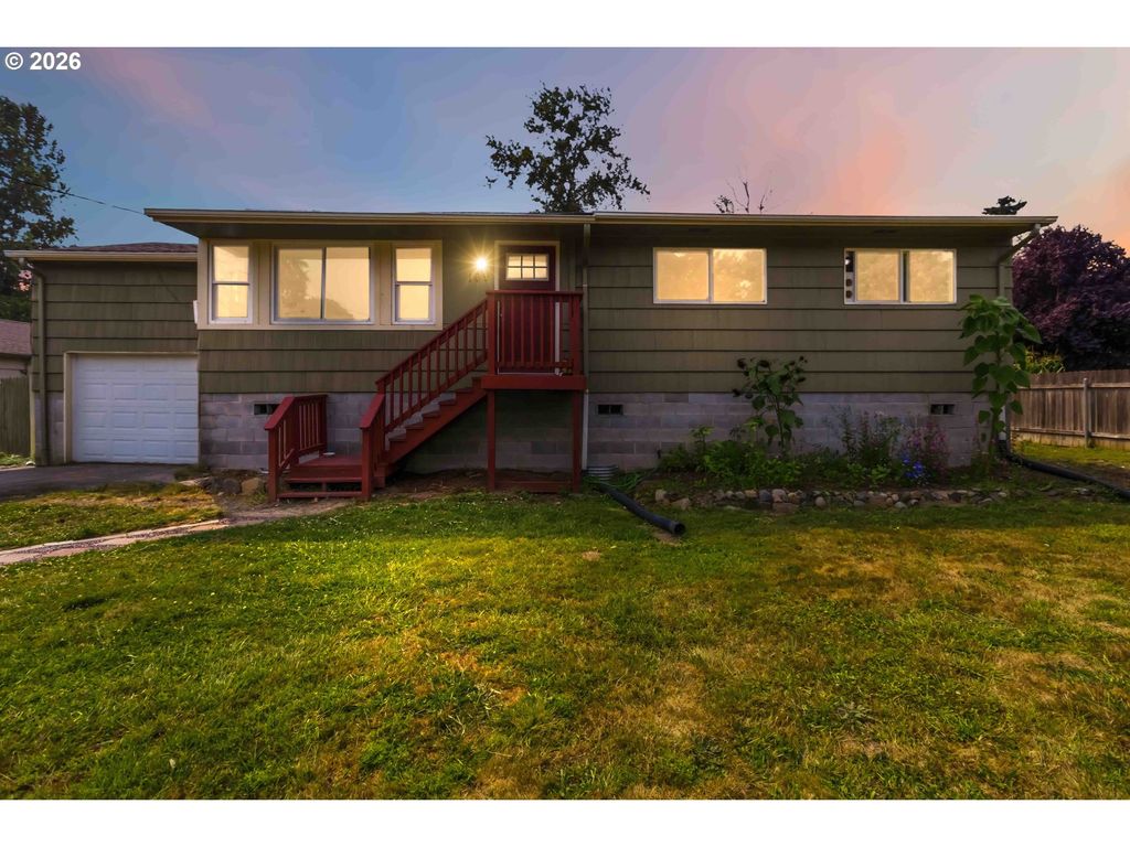 109 MERRITT Dr, Longview, WA 98632
