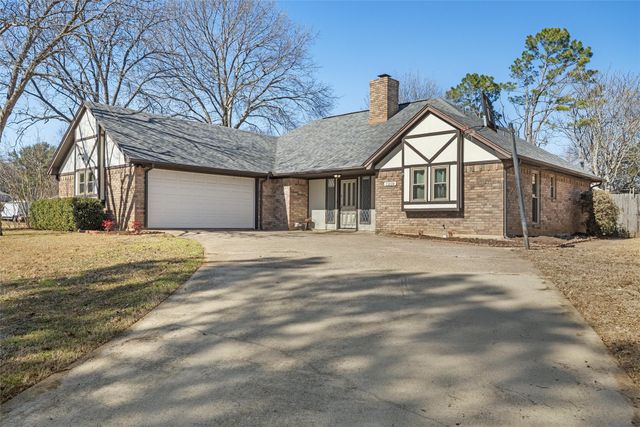 1210 Brookfield Lane, Mansfield, TX 76063