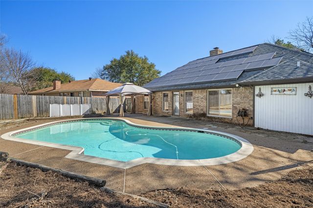 1210 Brookfield Lane, Mansfield, TX 76063