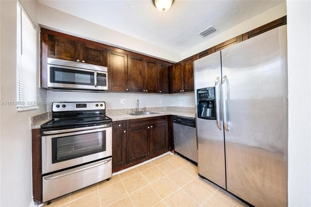 2431 Rodman Street, Hollywood, FL 33020