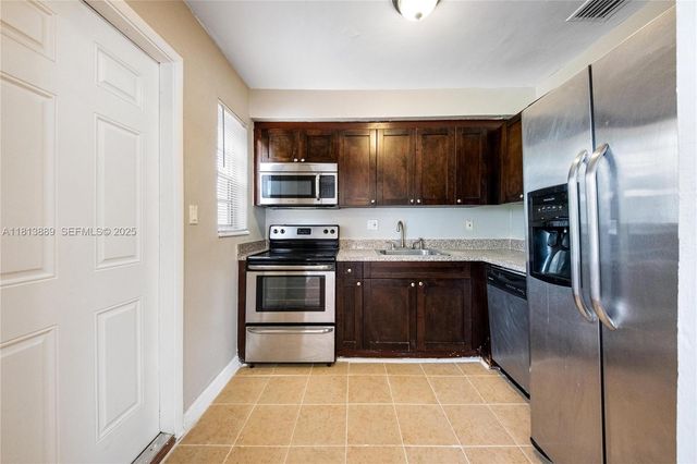 2431 Rodman Street, Hollywood, FL 33020