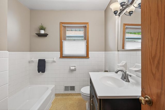 819 2nd Avenue S, South Saint Paul, MN 55075