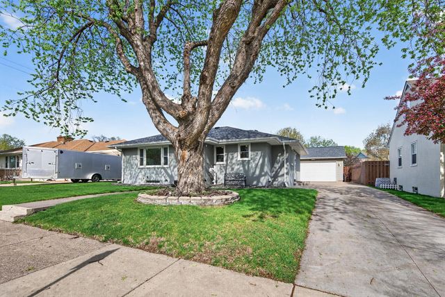 819 2nd Avenue S, South Saint Paul, MN 55075
