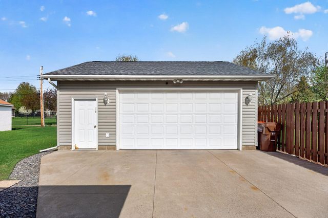819 2nd Avenue S, South Saint Paul, MN 55075