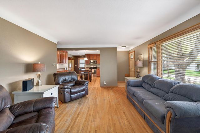 819 2nd Avenue S, South Saint Paul, MN 55075