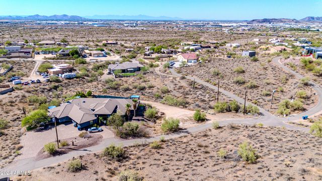 101 E Briles Road -, Phoenix, AZ 85085