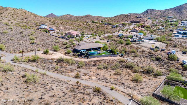 101 E Briles Road -, Phoenix, AZ 85085