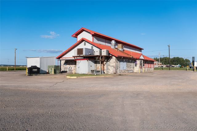18753 S Highway 100, Webbers Falls, OK 74470