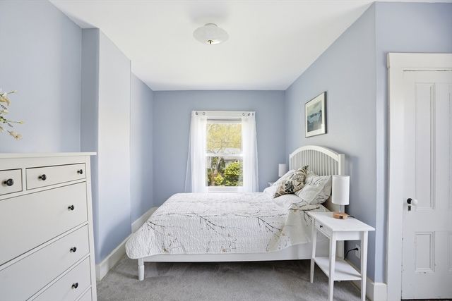 105 Scraggy Neck Rd, Bourne, MA 02534
