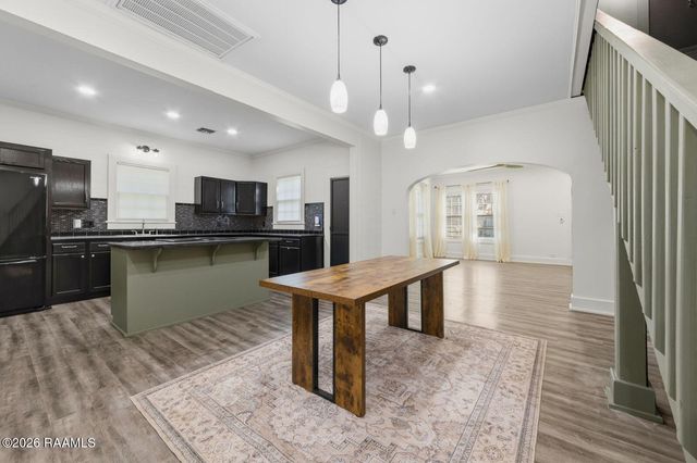 825 N Ave H, Crowley, LA 70526