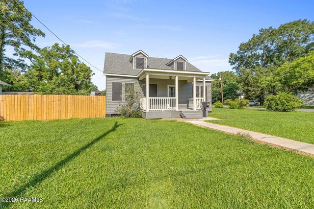 825 N Ave H, Crowley, LA 70526