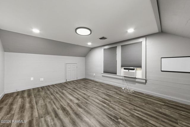 825 N Ave H, Crowley, LA 70526