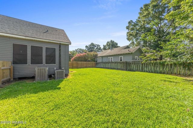 825 N Ave H, Crowley, LA 70526