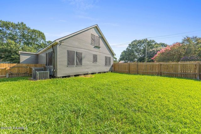 825 N Ave H, Crowley, LA 70526