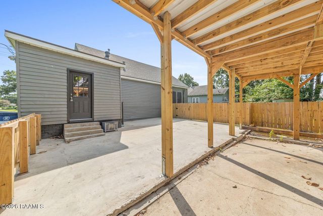 825 N Ave H, Crowley, LA 70526