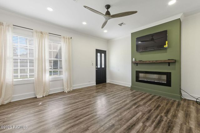825 N Ave H, Crowley, LA 70526