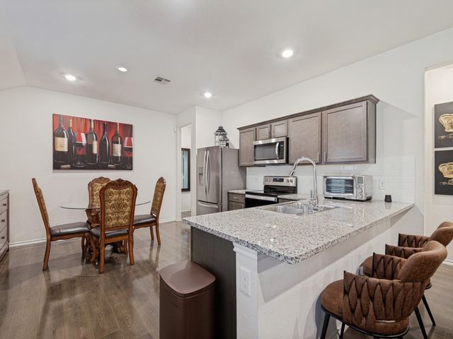 2246 Nightgrove Circle, Crandall, TX 75114