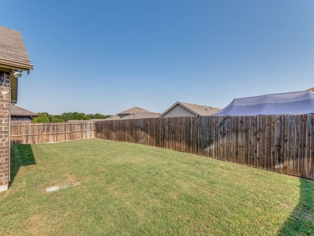 2246 Nightgrove Circle, Crandall, TX 75114