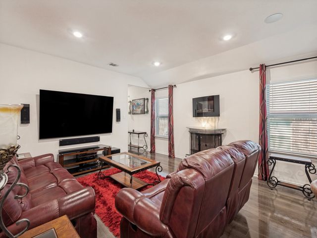 2246 Nightgrove Circle, Crandall, TX 75114